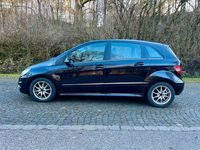 Gebraucht Mercedes E200 193 PS (141 kW) 2009 Schwarz Limousine
