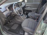 Neu Dacia Jogger Expression 110 PS (80 kW) 2025 Safarigrüngrau Van / Kleinbus