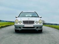 Gebraucht Mercedes E270 Elegance 177 PS (130 kW) 2002 Silber Kombi