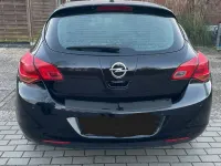 Gebraucht Opel Astra 101 PS (74 kW) 2010 Schwarz Limousine