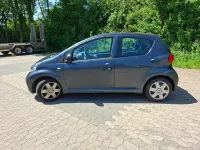 Gebraucht Toyota Aygo 69 PS (50 kW) 2005 Silber Kleinwagen