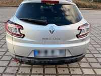 Gebraucht Renault Mégane GrandTour Dynamique 131 PS (96 kW) 2011 Grau Kombi