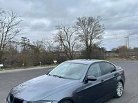 Gebraucht BMW 320 150 PS (110 kW) 2006 Grau Limousine