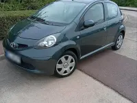 Gebraucht Toyota Aygo 70 PS (51 kW) 2009 Schwarz Kleinwagen