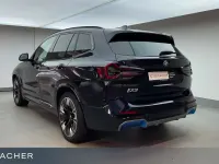 Gebraucht BMW iX3 M Sport 210 kW (286 PS) 2022 Carbonschwarz metallic SUV