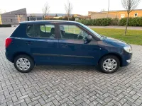 Gebraucht Skoda Fabia 60 PS (44 kW) 2013 Blau Kleinwagen