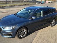 Gebraucht Ford Focus Titanium 125 PS (91 kW) 2023 Blau Kombi