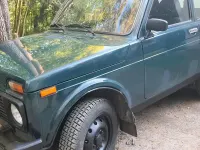 Second-hand Lada niva 82 CP (60 kW) 2009 Verde SUV