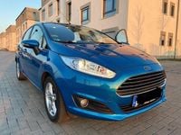 Gebraucht Ford Fiesta Titanium 125 PS (91 kW) 2013 Blau Kleinwagen