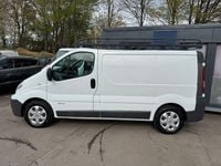 Gebraucht Renault Trafic 114 PS (83 kW) 2012 Weiß Van / Kleinbus