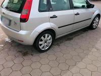 Gebraucht Ford Fiesta 80 PS (58 kW) 2003 Silber Kleinwagen