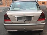Gebraucht Mercedes C240 170 PS (125 kW) 1998 Gold Limousine