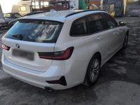 Gebraucht BMW 320e 190 PS (139 kW) 2022 Weiß Kombi