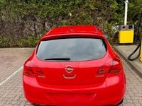 Second-hand Opel Astra 140 CP (102 kW) 2011 Roșu Hatchback
