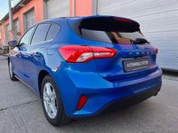 Używany Ford Focus Cool & Connect 155 KM (114 kW) 2020 Niebieski Hatchback