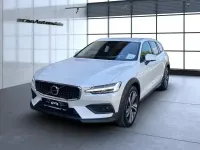 Gebraucht Volvo V60 CC Plus 197 PS (144 kW) 2024 Crystal white Kombi