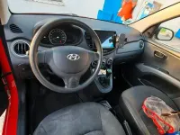 Gebraucht Hyundai i10 69 PS (50 kW) 2012 Rot Kleinwagen