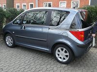 Gebraucht Peugeot 1007 73 PS (53 kW) 2005 Silber Van / Kleinbus