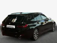 Gebraucht BMW 320 Sport Line 190 PS (139 kW) 2023 Saphirschwarz metallic Kombi