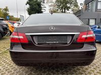 Gebraucht Mercedes E220 170 PS (125 kW) 2010 Braun Limousine