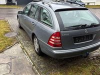 Gebraucht Mercedes C180 Elegance 143 PS (105 kW) 2004 Silber Limousine