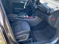 Gebraucht Mercedes B180 122 PS (89 kW) 2013 Grau Van / Kleinbus