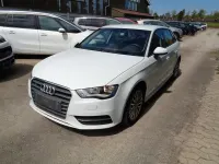 Gebraucht Audi A3 Attraction 110 PS (80 kW) 2015 Weiß Limousine