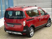 Gebraucht Dacia Dokker Stepway 131 PS (96 kW) 2021 Rot Van / Kleinbus