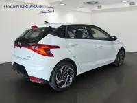 Gebraucht Hyundai i20 Intro Edition 101 PS (74 kW) 2021 Polar white Kleinwagen