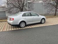 Gebraucht VW Jetta Highline 122 PS (89 kW) 2009 Limousine