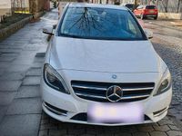 Gebraucht Mercedes B180 122 PS (89 kW) 2012 Weiß Van / Kleinbus