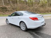 Gebraucht Opel Insignia 140 PS (102 kW) 2011 Weiß Limousine