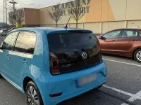 Używany VW e-up! Style 61 kW (83 KM) 2021 Niebieski Hatchback