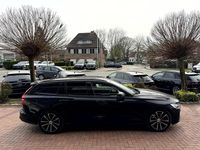 Gebraucht Volvo V60 Plus 253 PS (186 kW) 2022 Schwarz metallic Kombi