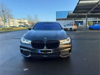 gebraucht BMW 750 dx Schwarz Matt Vollauslastung