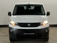 Gebraucht Peugeot Partner 102 PS (75 kW) 2021 Lack weiss banquise/typ aussen Van / Kleinbus