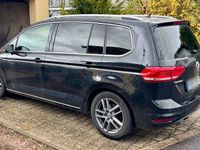 Gebraucht VW Touran Comfortline 150 PS (110 kW) 2017 Schwarz Van / Kleinbus