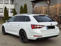 Gebraucht Skoda Superb Style 190 PS (139 kW) 2018 Weiß Kombi