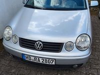 Gebraucht VW Polo Basis 75 PS (55 kW) 2004 Silber Kleinwagen