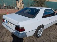 Gebraucht Mercedes 230 132 PS (97 kW) 1991 Weiß Coupé