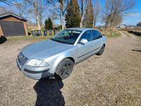 Usata VW Passat 101 CV (74 kW) 2005 Grigio Berlina