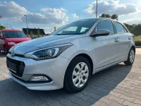 Gebraucht Hyundai i20 Active 101 PS (74 kW) 2016 Silber Kleinwagen