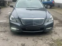 Gebraucht Mercedes E250 204 PS (150 kW) 2011 Grau Limousine
