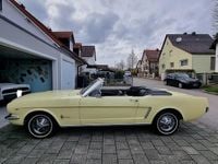 Gebraucht Ford Mustang 200 PS (147 kW) 1965 Gelb Cabrio