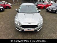 Gebraucht Ford Focus Trend 101 PS (74 kW) 2016 Polarsilber metallic Kombi