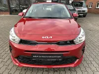 Używany Kia Rio Vision 101 KM (74 kW) 2022 Czerwony Sedan/Limuzyna