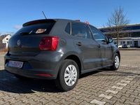 Gebraucht VW Polo Trendline 75 PS (55 kW) 2015 Grau Limousine