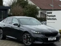 Neu BMW 550e M Sport 489 PS (359 kW) 2026 Grau Limousine