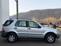 Gebraucht Mercedes ML270 163 PS (119 kW) 2000 Silber SUV