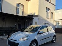 Gebraucht Renault Clio III 75 PS (55 kW) 2011 Weiß Kleinwagen